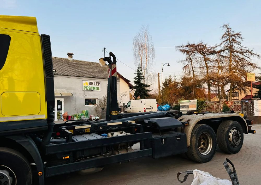 Hook lift truck Iveco STRALIS: picture 11