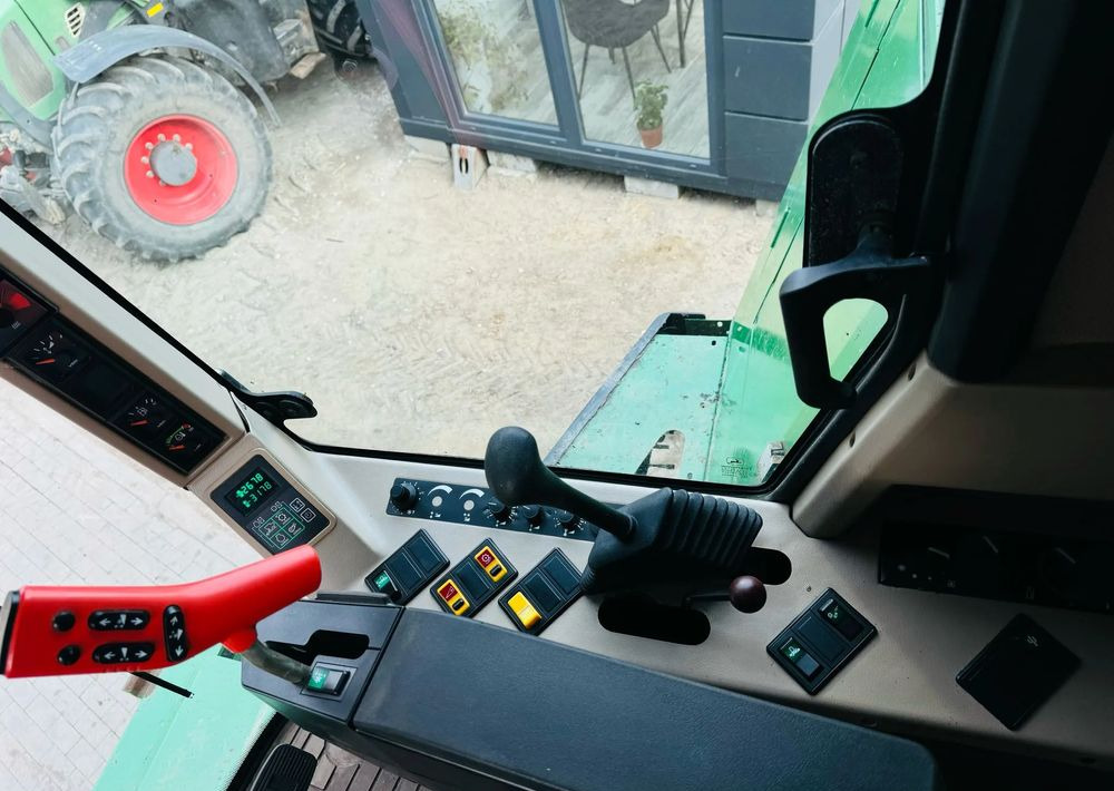 Combine harvester John Deere 2254: picture 18