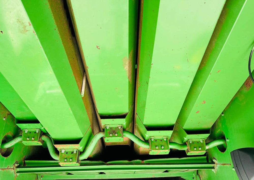 Combine harvester John Deere 2254: picture 20