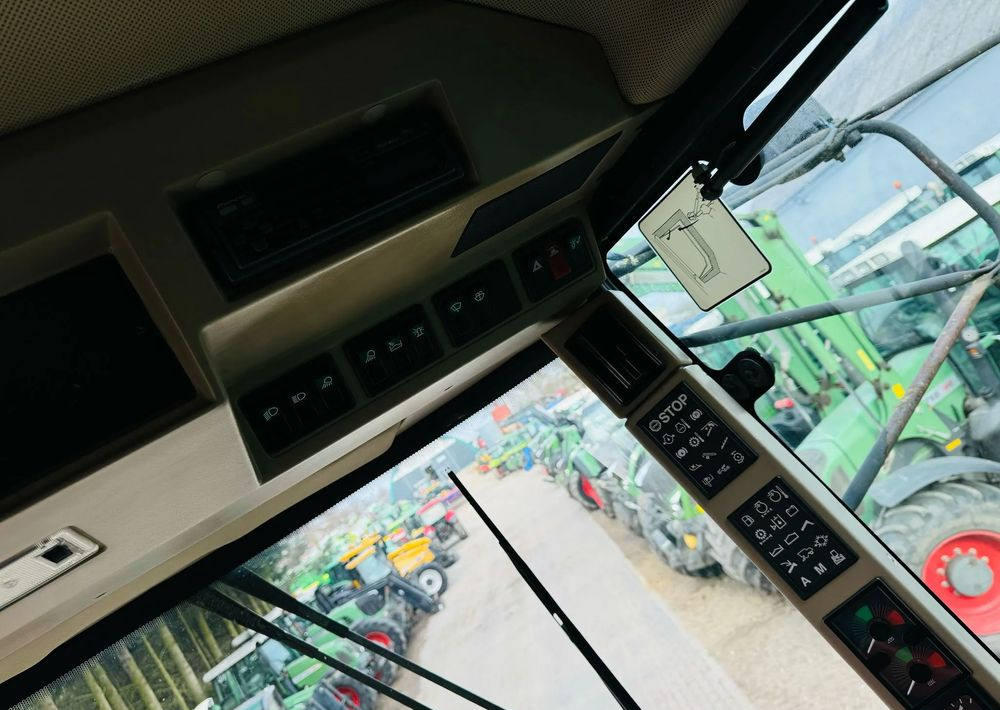 Combine harvester John Deere 2254: picture 15