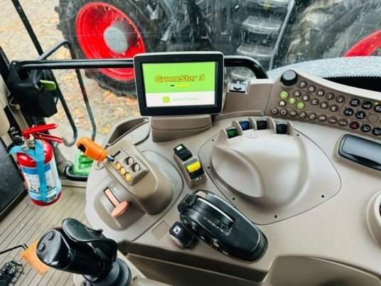 John Deere 6210R DIRECT DRIVE - Farm tractor: picture 5 John Deere 6210R DIRECT DRIVE - Farm tractor: picture 5