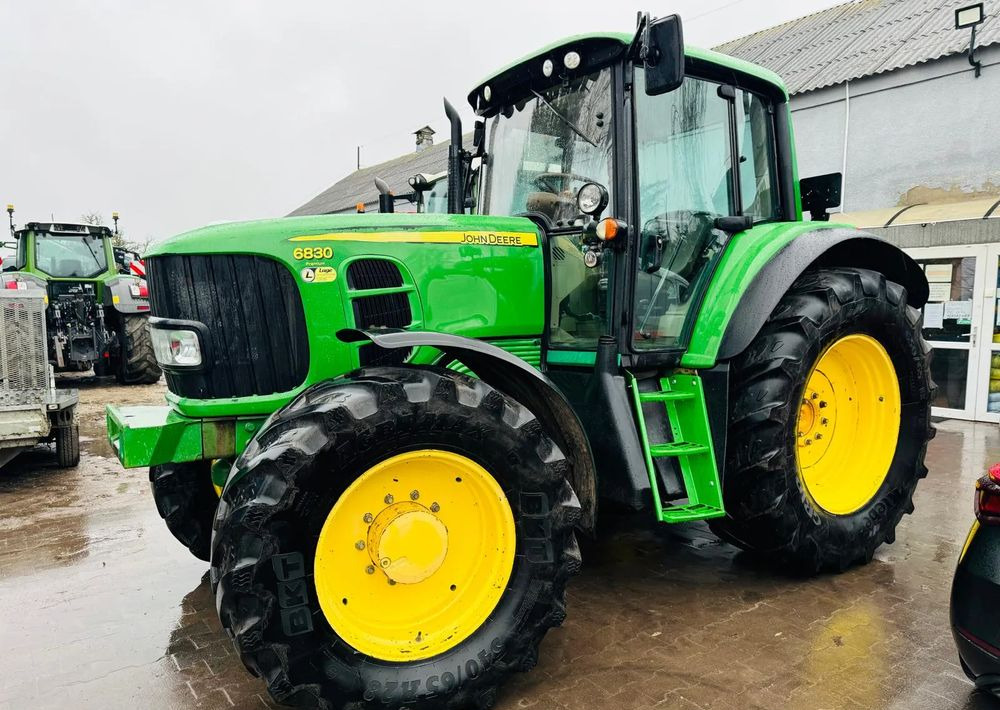 John Deere 6830 PREMIUM - Farm tractor: picture 1 John Deere 6830 PREMIUM - Farm tractor: picture 1