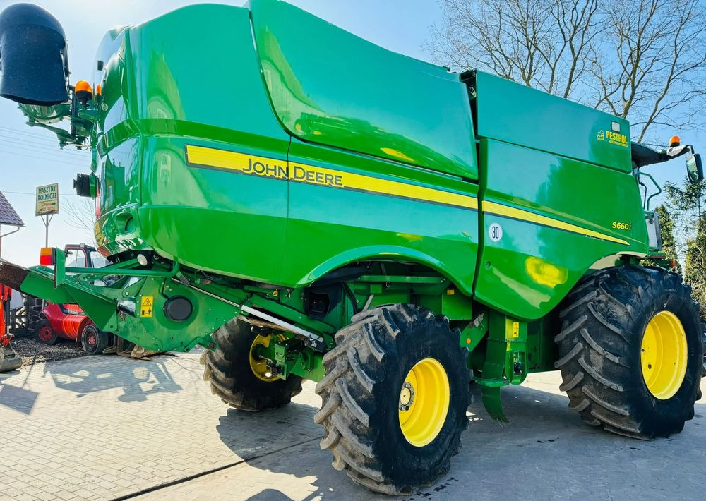 John Deere S660i - Combine harvester: picture 2 John Deere S660i - Combine harvester: picture 2