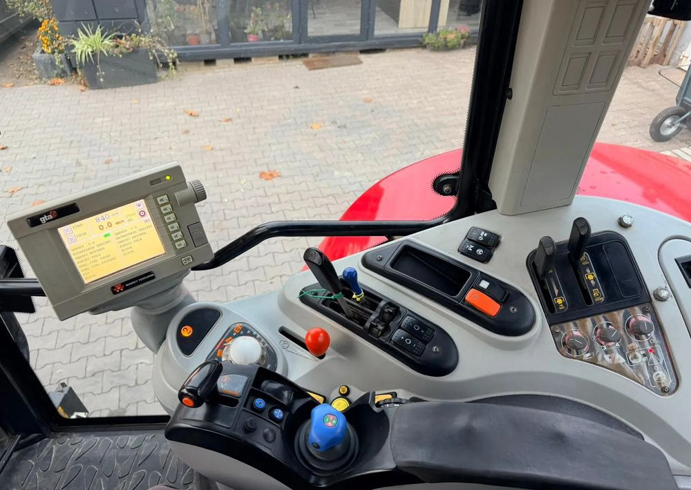 Farm tractor Massey Ferguson 6475 Dyna 6: picture 16