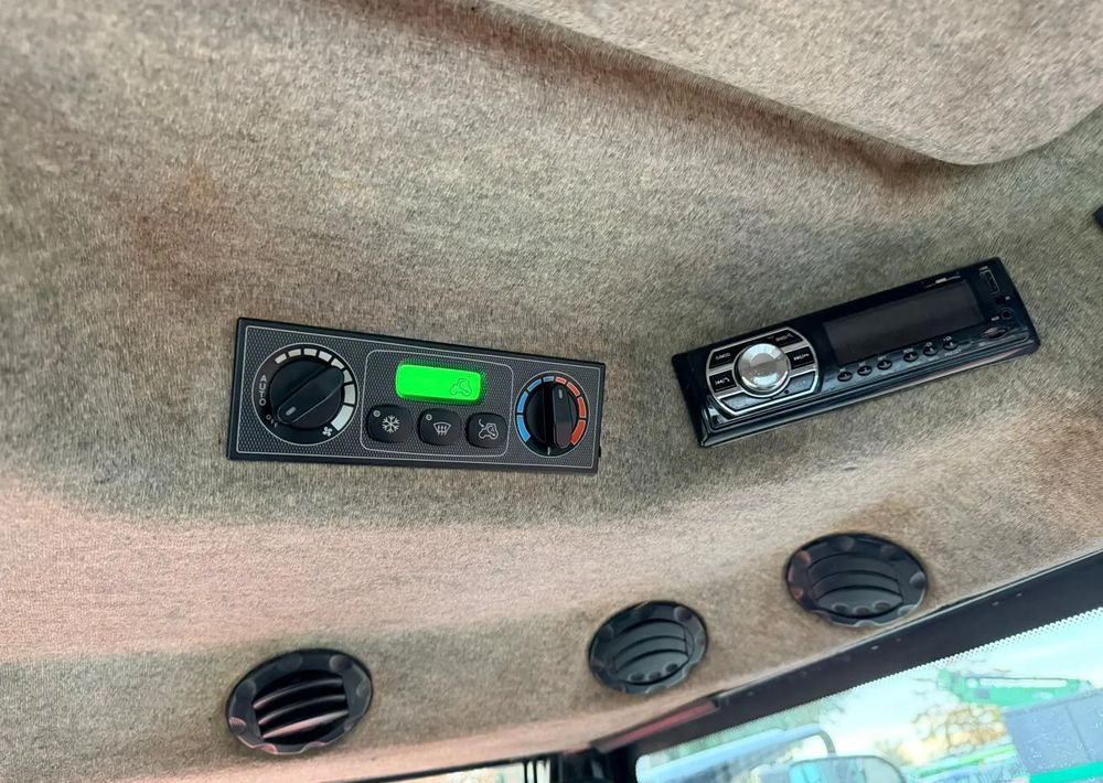 Farm tractor Massey Ferguson 6475 Dyna 6: picture 17