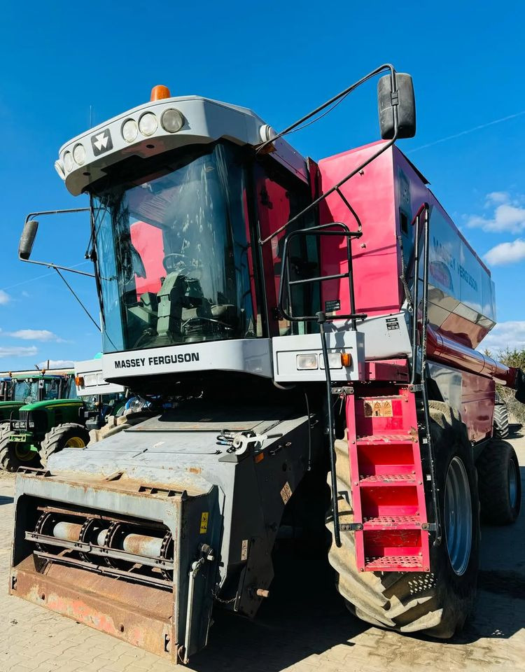 Massey Ferguson 7274 - Combine harvester: picture 2 Massey Ferguson 7274 - Combine harvester: picture 2