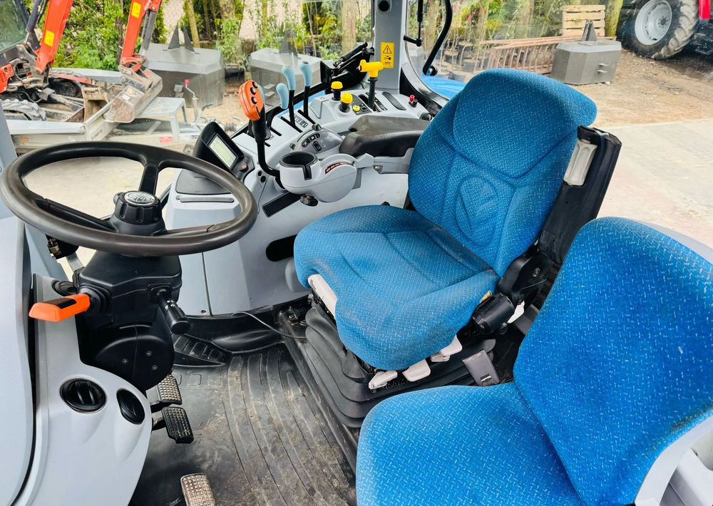 Farm tractor New Holland T7.260 Powercommand: picture 13 Farm tractor New Holland T7.260 Powercommand: picture 13