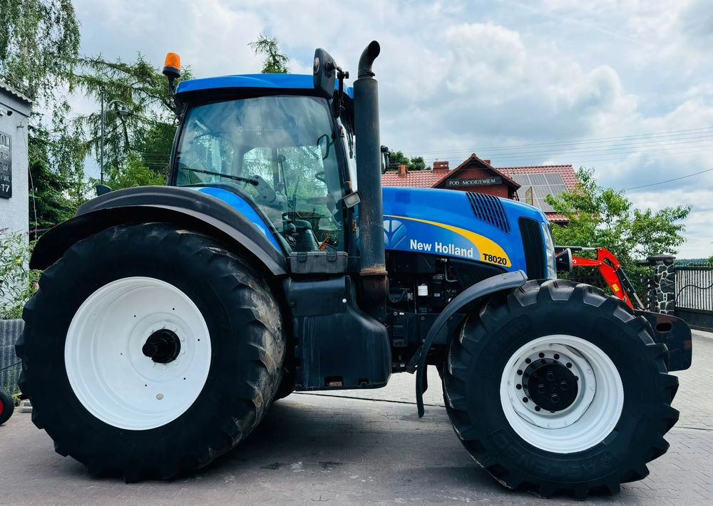 New Holland T8020 - Farm tractor: picture 3 New Holland T8020 - Farm tractor: picture 3