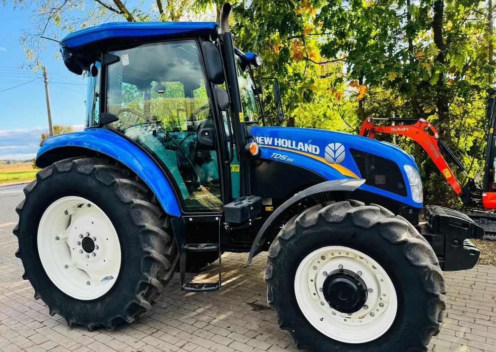 Farm tractor New Holland TD5.95: picture 13