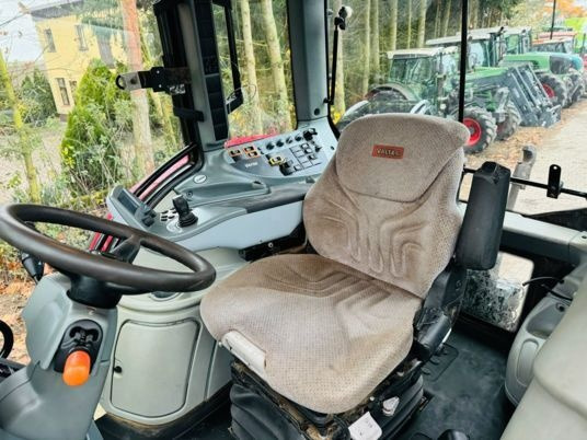 Valtra T213 - Farm tractor: picture 4 Valtra T213 - Farm tractor: picture 4