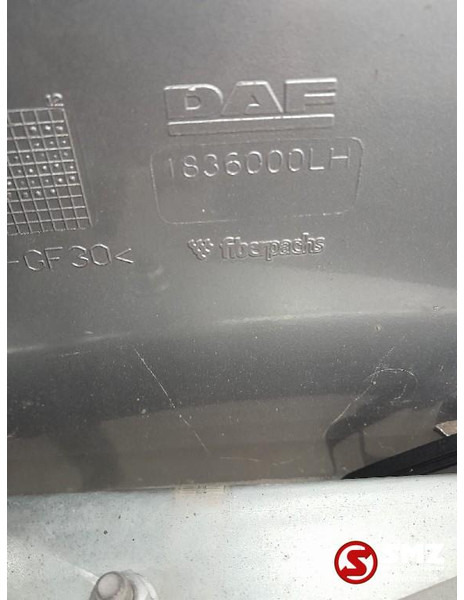 DAF Occ cabinespoiler links DAF - Aerodynamics/ Spoiler for Truck: picture 3 DAF Occ cabinespoiler links DAF - Aerodynamics/ Spoiler for Truck: picture 3