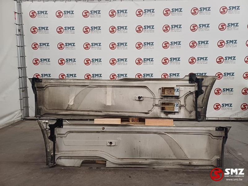 DAF Occ set side skirts L/R DAF - Frame/ Chassis for Truck: picture 2 DAF Occ set side skirts L/R DAF - Frame/ Chassis for Truck: picture 2