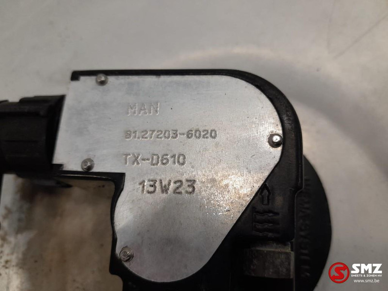 MAN Occ brandstoftank 600L + brandstofniveausensor MAN - Fuel tank for Truck: picture 5 MAN Occ brandstoftank 600L + brandstofniveausensor MAN - Fuel tank for Truck: picture 5