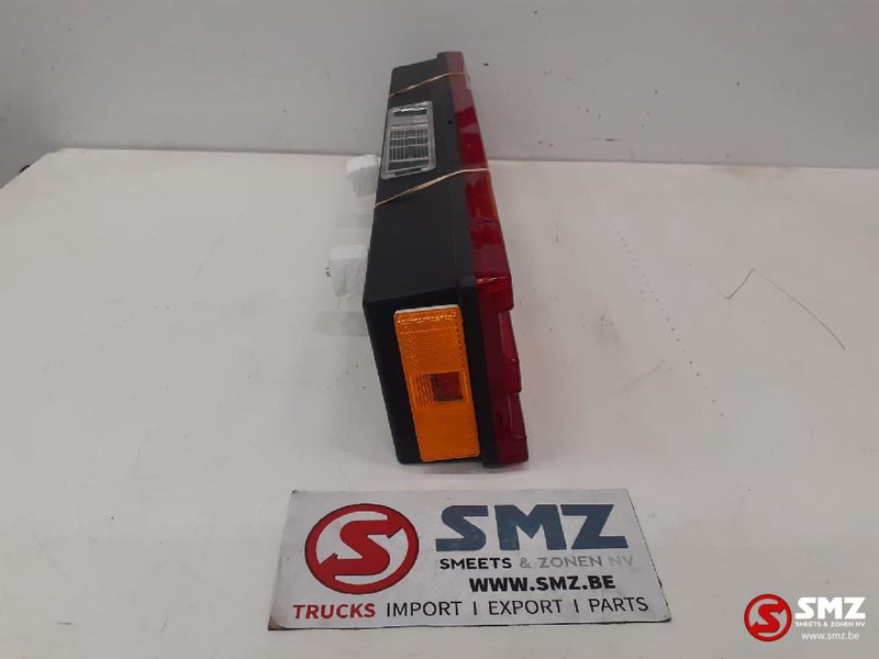 Mercedes-Benz Achterlicht rechts universeel aansluiting - Tail light for Truck: picture 3 Mercedes-Benz Achterlicht rechts universeel aansluiting - Tail light for Truck: picture 3
