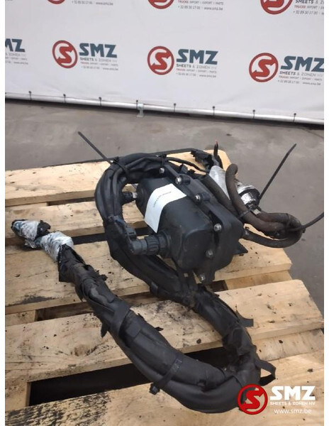 Mercedes-Benz Occ AdBluepomp Mercedes Actros MP3 A0001400578 A00 - Fuel system for Truck: picture 1 Mercedes-Benz Occ AdBluepomp Mercedes Actros MP3 A0001400578 A00 - Fuel system for Truck: picture 1