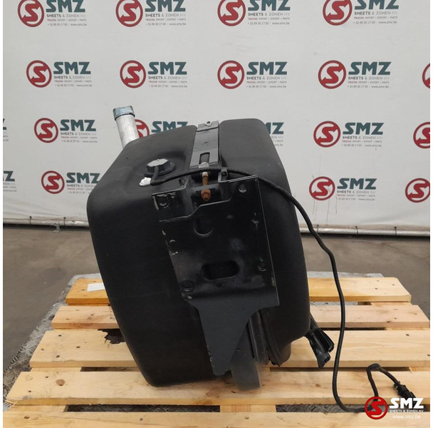 Mercedes-Benz Occ AdBluetank 85L + AdBlueniveausensor Mercedes - Fuel system for Truck: picture 3 Mercedes-Benz Occ AdBluetank 85L + AdBlueniveausensor Mercedes - Fuel system for Truck: picture 3