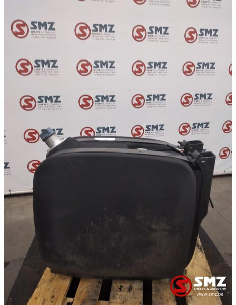 Mercedes-Benz Occ AdBluetank 95L Mercedes Actros MP3 A9304701415 - Fuel system for Truck: picture 3 Mercedes-Benz Occ AdBluetank 95L Mercedes Actros MP3 A9304701415 - Fuel system for Truck: picture 3