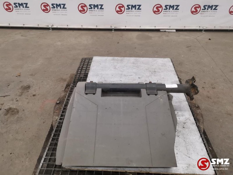 Mercedes-Benz Occ Spatbord met steun Actros MP2/MP3 - Body and exterior for Truck: picture 1 Mercedes-Benz Occ Spatbord met steun Actros MP2/MP3 - Body and exterior for Truck: picture 1