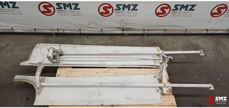 Mercedes-Benz Occ cabinespoilerset Mercedes SK - Aerodynamics/ Spoiler for Truck: picture 4 Mercedes-Benz Occ cabinespoilerset Mercedes SK - Aerodynamics/ Spoiler for Truck: picture 4