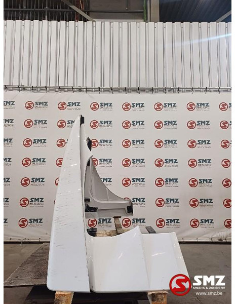Mercedes-Benz Occ dakspoiler + spoilers boven links + rechts Mer - Aerodynamics/ Spoiler for Truck: picture 3 Mercedes-Benz Occ dakspoiler + spoilers boven links + rechts Mer - Aerodynamics/ Spoiler for Truck: picture 3
