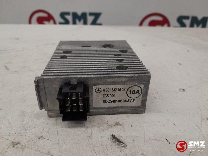 Mercedes-Benz Occ spanningsomvormer Mercedes Actros MP4 A0015421 - ECU for Truck: picture 2 Mercedes-Benz Occ spanningsomvormer Mercedes Actros MP4 A0015421 - ECU for Truck: picture 2