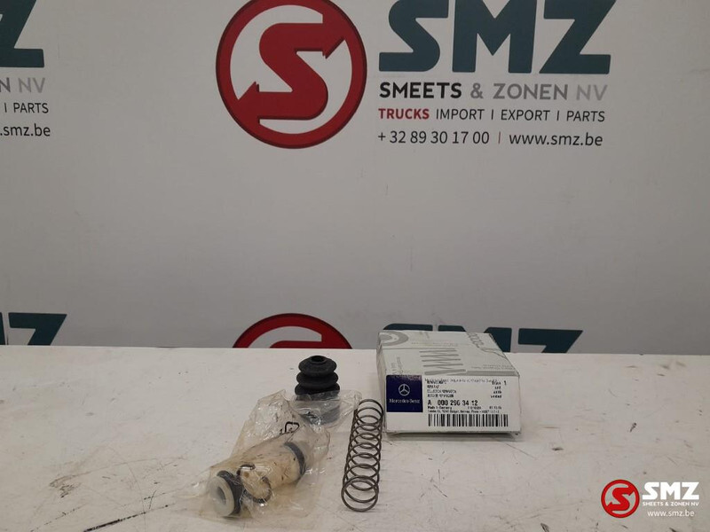 Mercedes-Benz Reparatieset hoofdkoppelingscilinder mercedes 2636 - Clutch and parts for Truck: picture 1 Mercedes-Benz Reparatieset hoofdkoppelingscilinder mercedes 2636 - Clutch and parts for Truck: picture 1