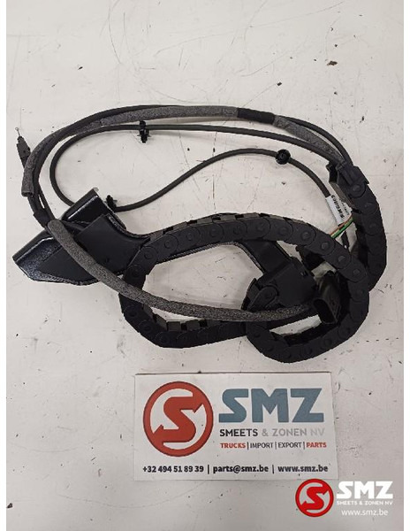 Mercedes-Benz Rolbegeleider schuifdeur Mercedes - Door and parts for Truck: picture 1 Mercedes-Benz Rolbegeleider schuifdeur Mercedes - Door and parts for Truck: picture 1