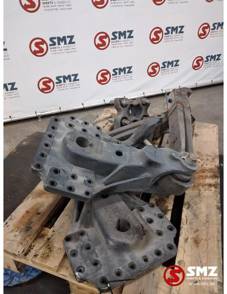 Renault Occ set veersteunen + armen Renault T 21682249 216 - Steering for Truck: picture 1 Renault Occ set veersteunen + armen Renault T 21682249 216 - Steering for Truck: picture 1