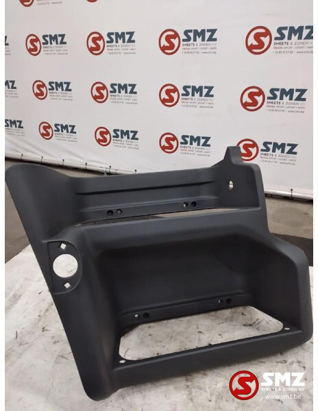 Renault Opstap rechts renault kerax - Cab and interior for Truck: picture 1 Renault Opstap rechts renault kerax - Cab and interior for Truck: picture 1