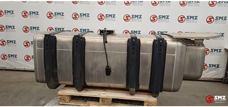 Scania Occ brandstoftank 950L Scania - Fuel tank for Truck: picture 2 Scania Occ brandstoftank 950L Scania - Fuel tank for Truck: picture 2