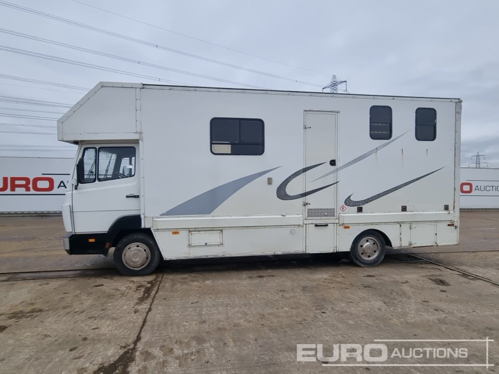 1998 Mercedes 814 - Horse truck: picture 2 1998 Mercedes 814 - Horse truck: picture 2