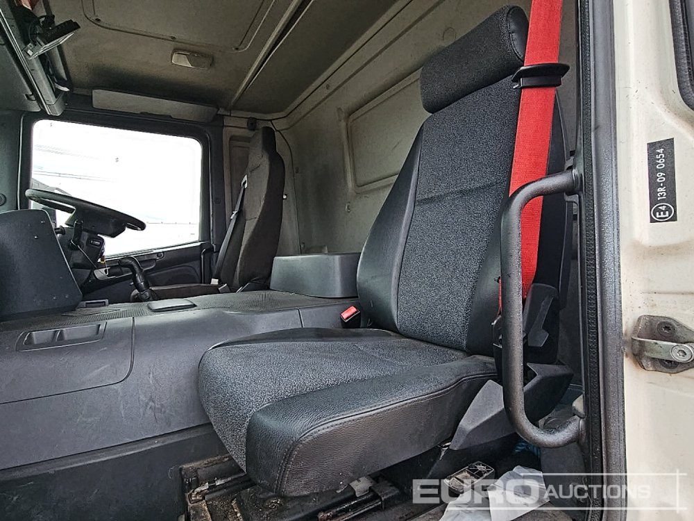 Tank truck 2006 Scania P340: picture 39