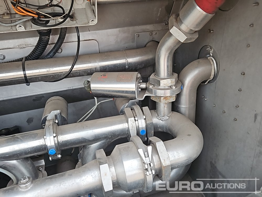 Tank truck 2006 Scania P340: picture 25