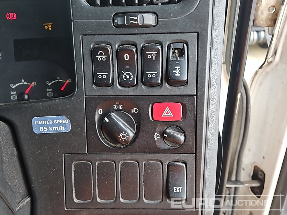Tank truck 2006 Scania P340: picture 42