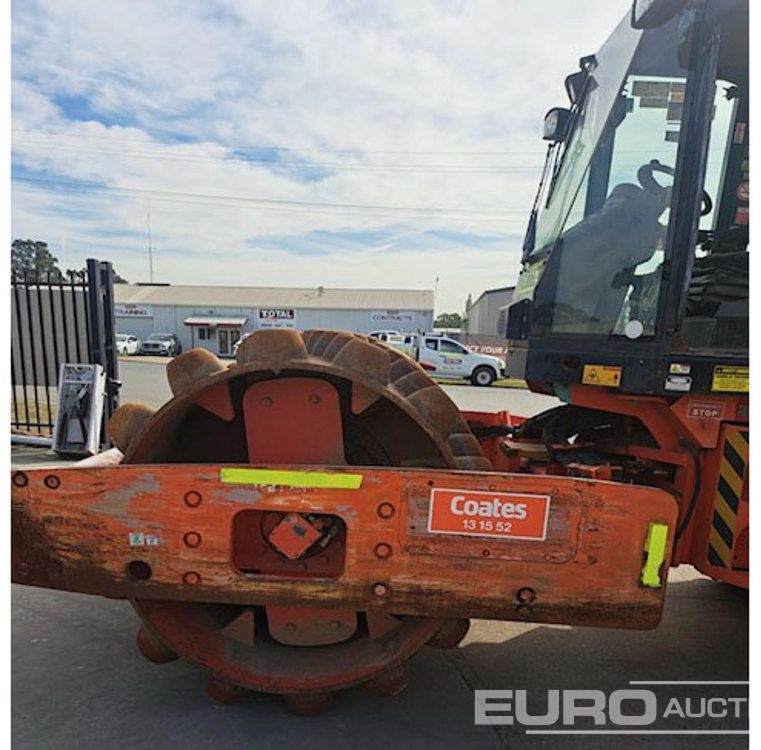 2011 CAT CP533E - Roller: picture 2 2011 CAT CP533E - Roller: picture 2