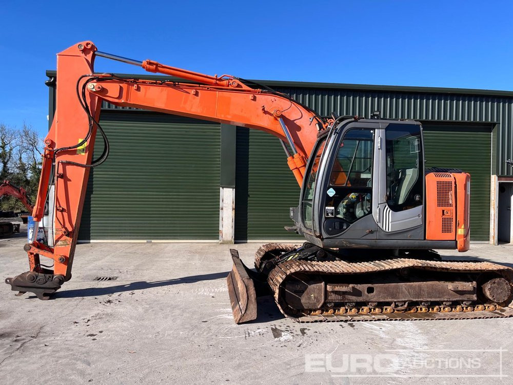 2011 Hitachi ZX135US-3 - Crawler excavator: picture 3 2011 Hitachi ZX135US-3 - Crawler excavator: picture 3