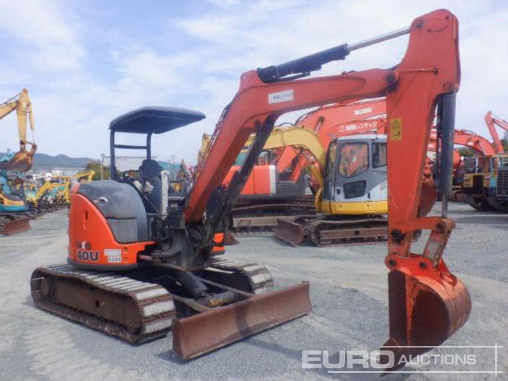 2013 Hitachi ZX40U-5A Rubber Block Pads, Blade, Offset, Bucket - Mini excavator: picture 3 2013 Hitachi ZX40U-5A Rubber Block Pads, Blade, Offset, Bucket - Mini excavator: picture 3