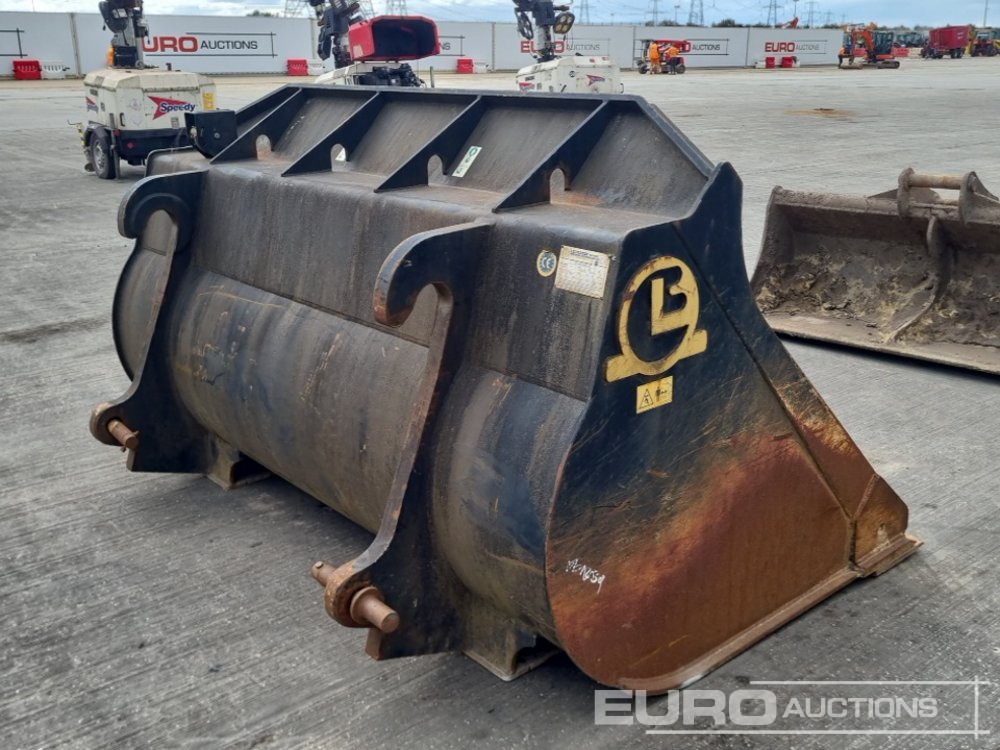 2013 Leonardi 98" Loading Bucket to suit Wheeled Loader - Bucket: picture 5 2013 Leonardi 98" Loading Bucket to suit Wheeled Loader - Bucket: picture 5