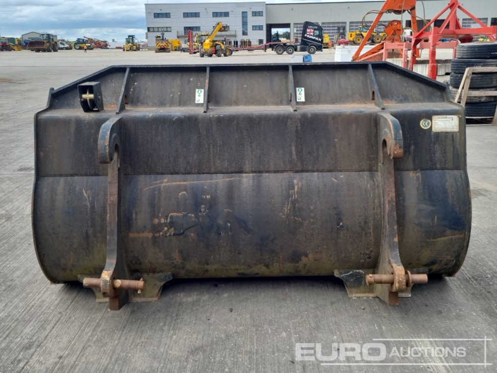 2013 Leonardi 98" Loading Bucket to suit Wheeled Loader - Bucket: picture 4 2013 Leonardi 98" Loading Bucket to suit Wheeled Loader - Bucket: picture 4
