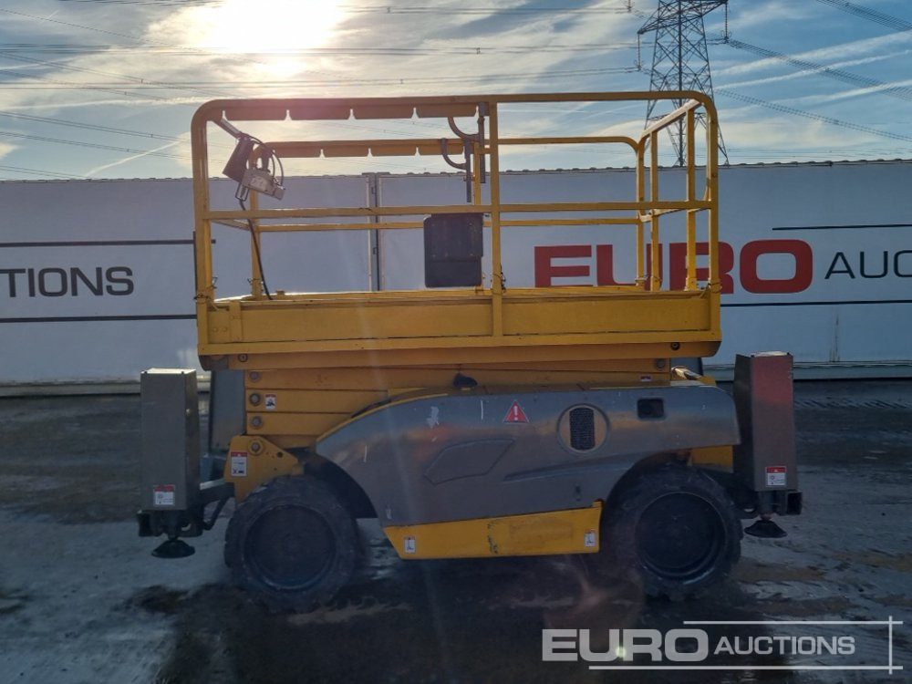 2014 Haulotte Compact 10DX - Aerial platform: picture 2 2014 Haulotte Compact 10DX - Aerial platform: picture 2