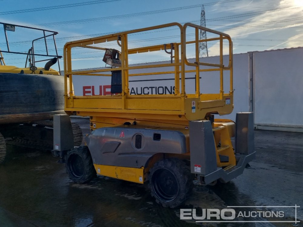 2014 Haulotte Compact 10DX - Aerial platform: picture 3 2014 Haulotte Compact 10DX - Aerial platform: picture 3