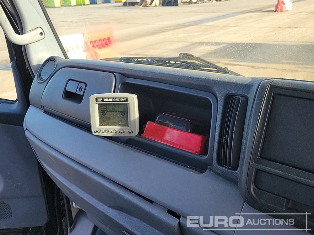 Dropside/ Flatbed truck for transportation of heavy machinery 2014 Mitsubishi Canter 7C15: picture 24