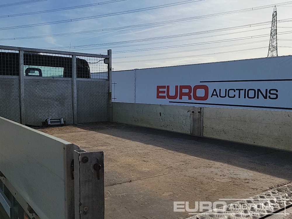 Dropside/ Flatbed truck for transportation of heavy machinery 2014 Mitsubishi Canter 7C15: picture 14