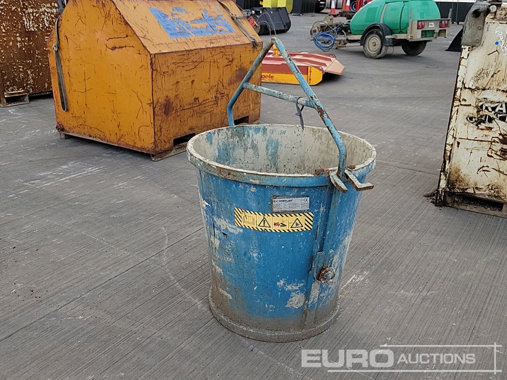2015 Conquip Concrete Pouring Bucket to suit Crane - Tipping skip: picture 2 2015 Conquip Concrete Pouring Bucket to suit Crane - Tipping skip: picture 2