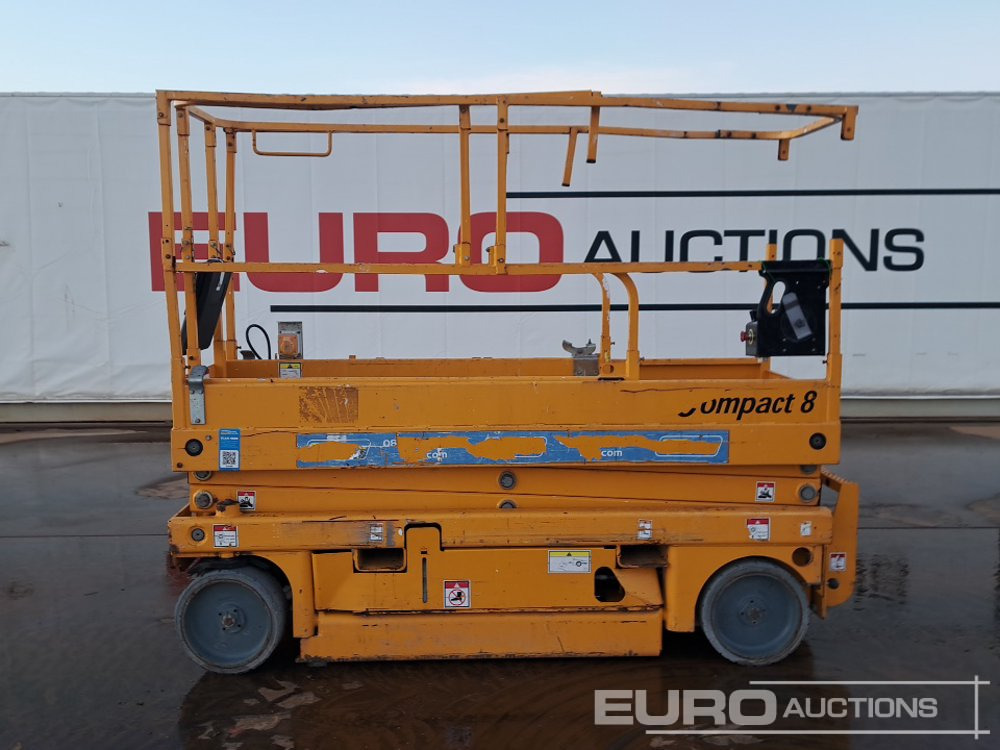 2015 Haulotte Compact 8 - Aerial platform: picture 2 2015 Haulotte Compact 8 - Aerial platform: picture 2