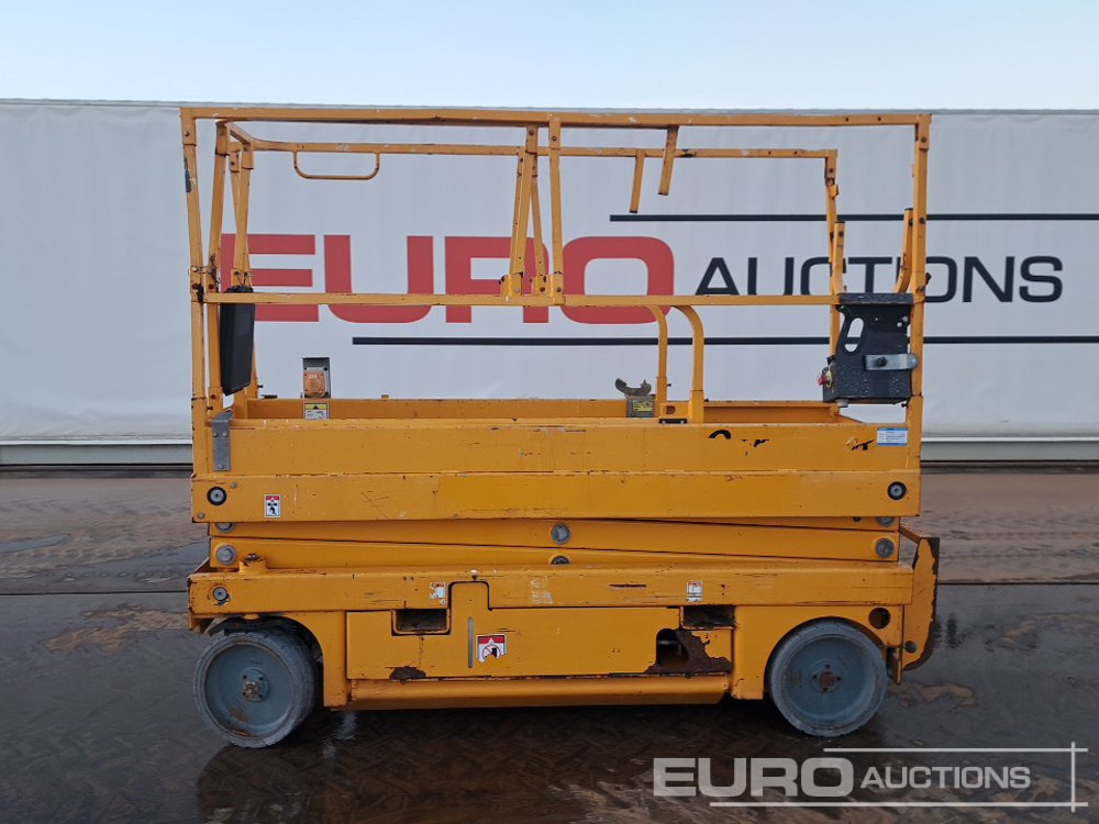 2015 Haulotte Compact 8 - Aerial platform: picture 2 2015 Haulotte Compact 8 - Aerial platform: picture 2