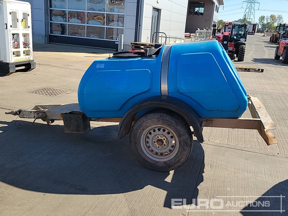 2016 Bowser Supply Single Axle Plastic Water Bowser - Storage tank: picture 2 2016 Bowser Supply Single Axle Plastic Water Bowser - Storage tank: picture 2