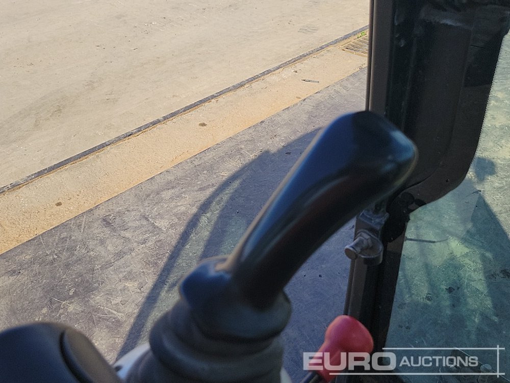 Mini excavator 2017 JCB 8018CTS: picture 39