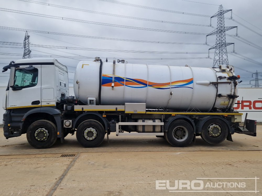 2017 Mercedes Arocs 3240 - Tank truck: picture 2 2017 Mercedes Arocs 3240 - Tank truck: picture 2