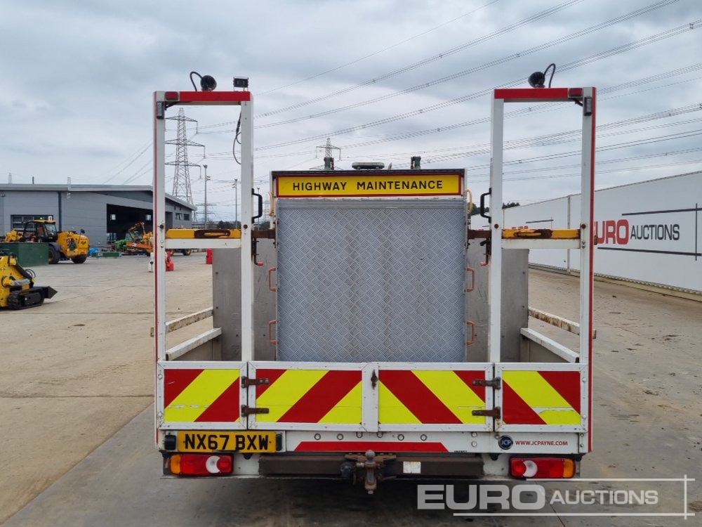 2017 Peugeot Boxer 335 - Flatbed van: picture 4 2017 Peugeot Boxer 335 - Flatbed van: picture 4